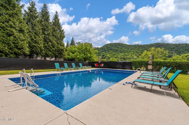 2420 Volunteer Parkway Apt 4, Bristol, TN 37620