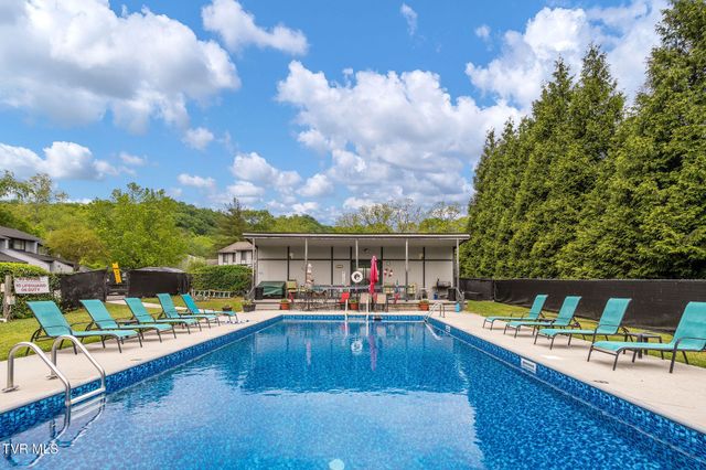 2420 Volunteer Parkway Apt 4, Bristol, TN 37620