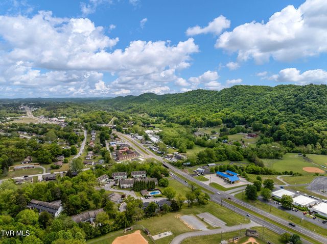 2420 Volunteer Parkway Apt 4, Bristol, TN 37620