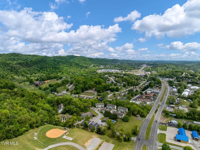 2420 Volunteer Parkway Apt 4, Bristol, TN 37620