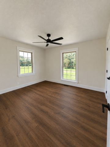 60 Smith Rd, Paris, TN 38242