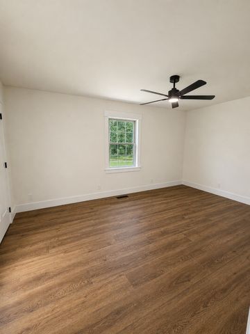 60 Smith Rd, Paris, TN 38242