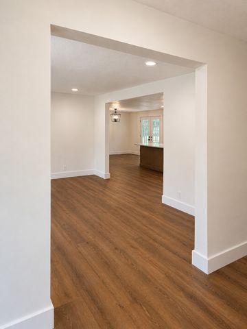 60 Smith Rd, Paris, TN 38242