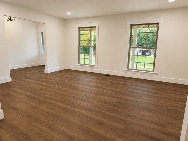 60 Smith Rd, Paris, TN 38242