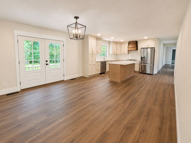 60 Smith Rd, Paris, TN 38242