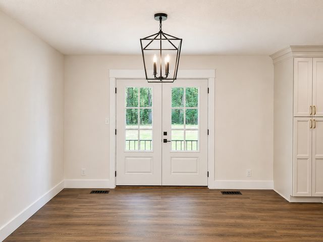 60 Smith Rd, Paris, TN 38242