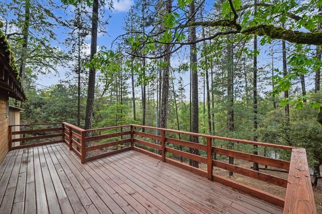 21376 Aqueduct Cir, Pine Grove, CA 95665