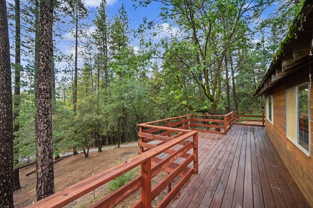 21376 Aqueduct Cir, Pine Grove, CA 95665