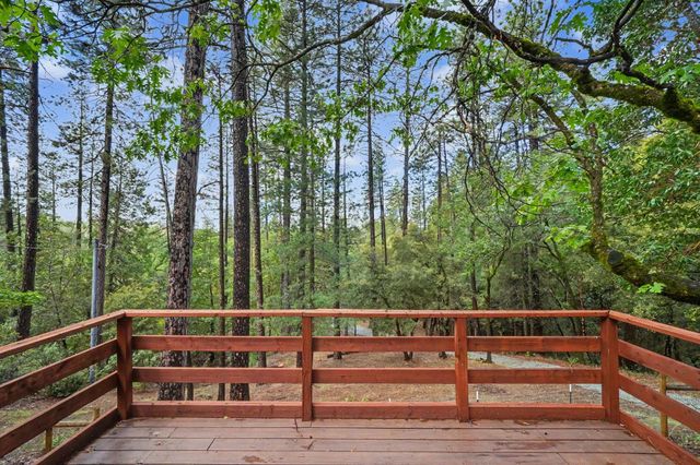 21376 Aqueduct Cir, Pine Grove, CA 95665