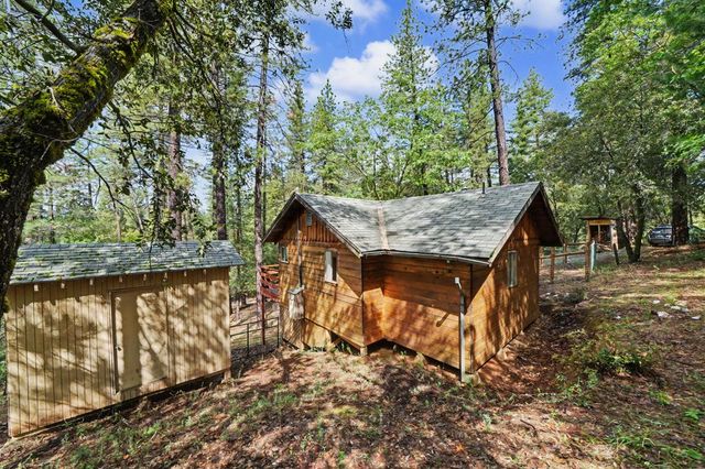 21376 Aqueduct Cir, Pine Grove, CA 95665