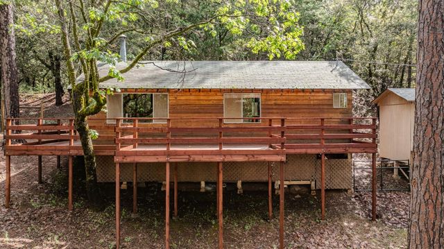 21376 Aqueduct Cir, Pine Grove, CA 95665