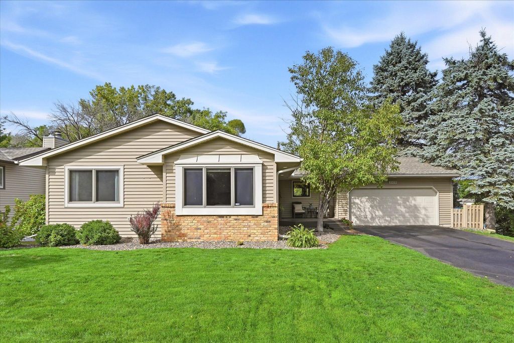 2523 Oak Court, White Bear Lake, MN 55110 — exterior