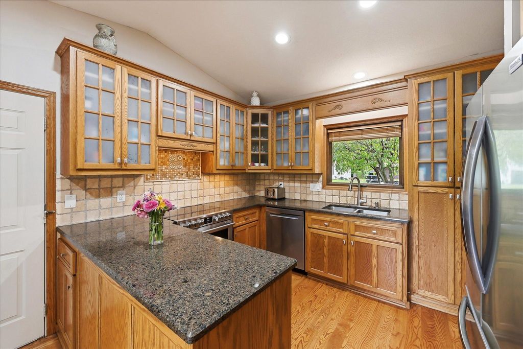 2523 Oak Court, White Bear Lake, MN 55110 — photo 4
