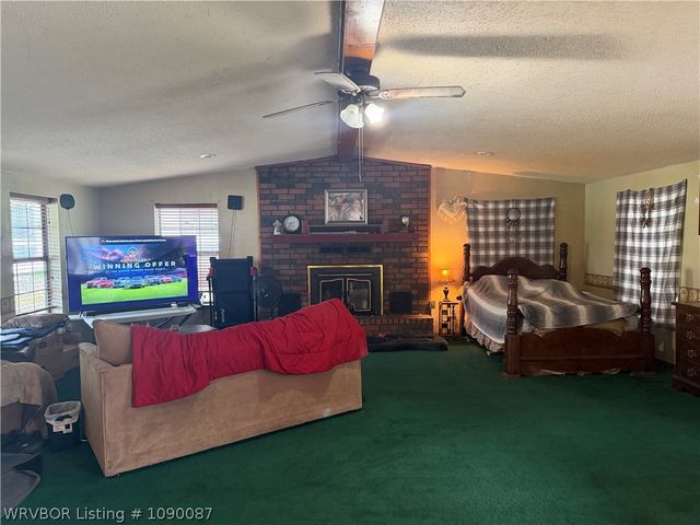 211 E Woodson Avenue, Bonanza, AR 72916