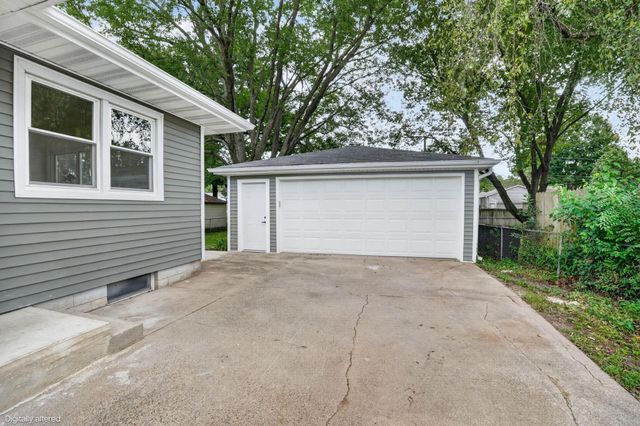740 Hall Avenue, Waterloo, IA 50703