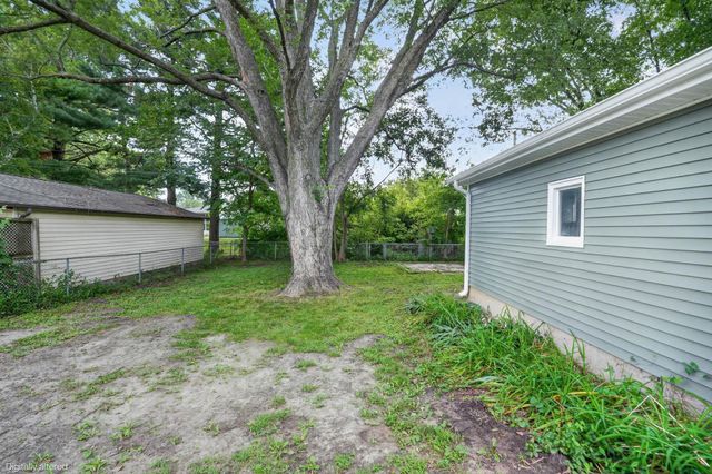 740 Hall Avenue, Waterloo, IA 50703