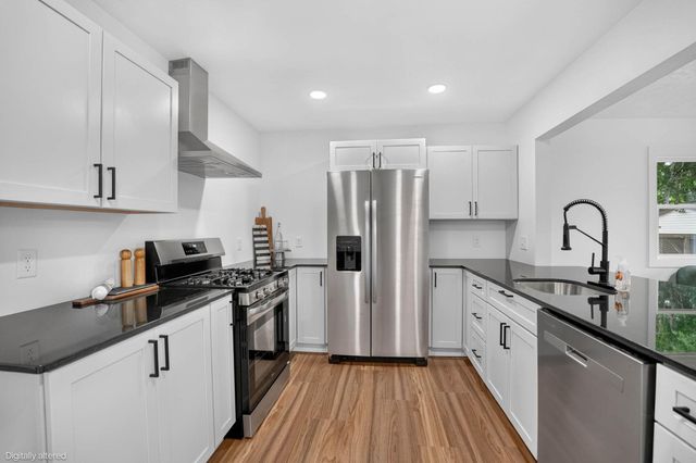 740 Hall Avenue, Waterloo, IA 50703