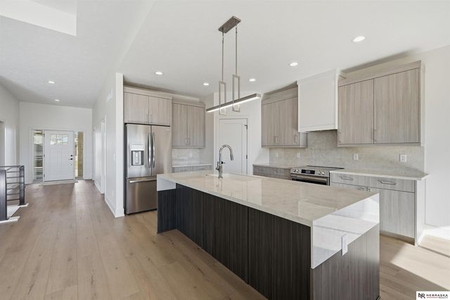 8853 Calamus River Road, Lincoln, NE 68520