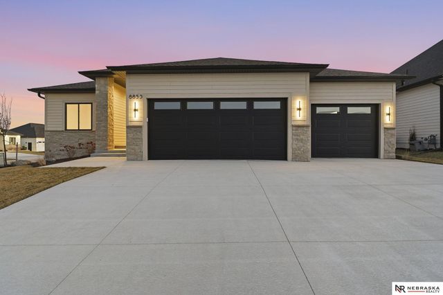 8853 Calamus River Road, Lincoln, NE 68520