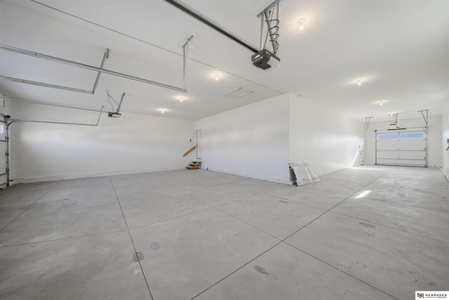 8853 Calamus River Road, Lincoln, NE 68520