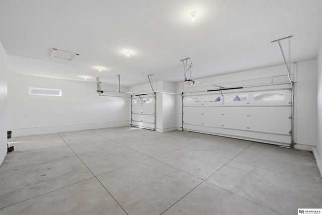 8853 Calamus River Road, Lincoln, NE 68520