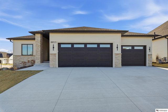 8853 Calamus River Road, Lincoln, NE 68520