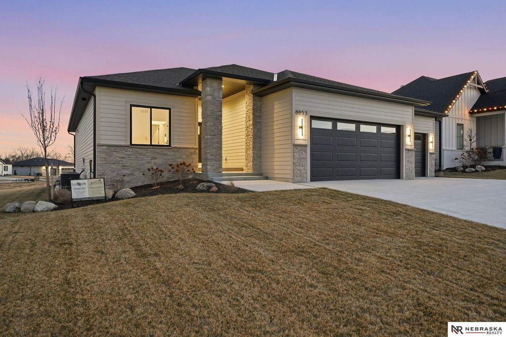 8853 Calamus River Road, Lincoln, NE 68520