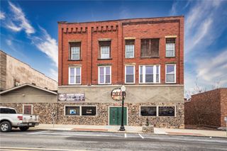 708-710 Lawrence Ave, Ellwood City - Law, PA 16117