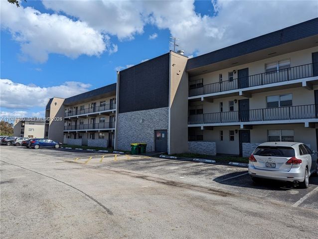8020 Fairview Dr 301, Tamarac, FL 33321