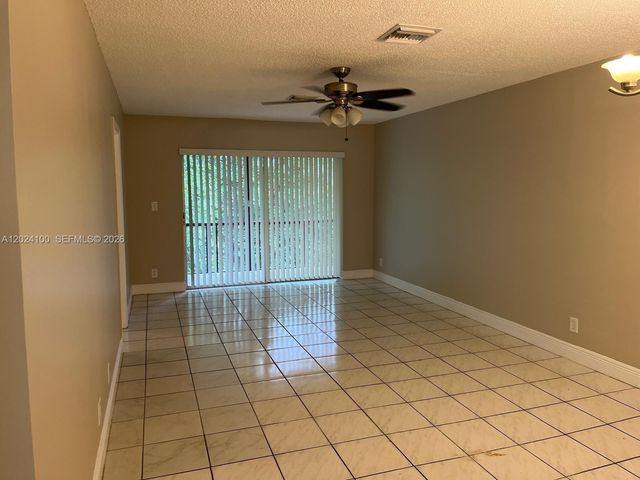 8020 Fairview Dr 301, Tamarac, FL 33321