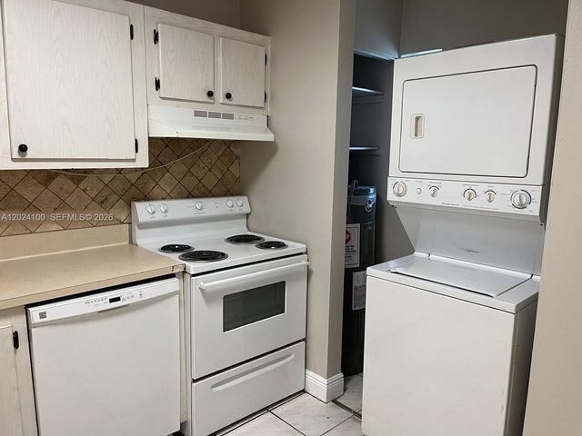 8020 Fairview Dr 301, Tamarac, FL 33321