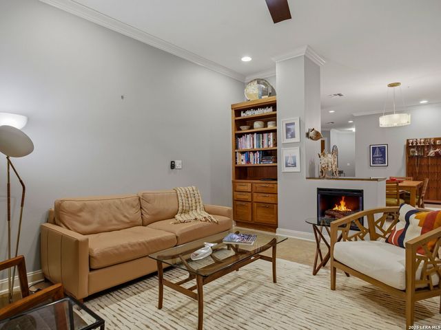 230 Dwyer Ave Unit 904, San Antonio, TX 78204