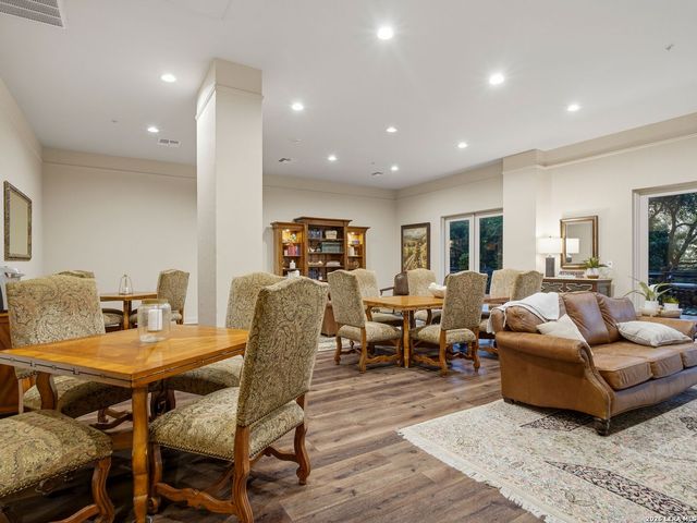 230 Dwyer Ave Unit 904, San Antonio, TX 78204