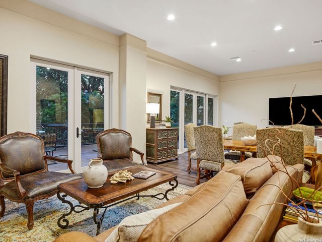 230 Dwyer Ave Unit 904, San Antonio, TX 78204