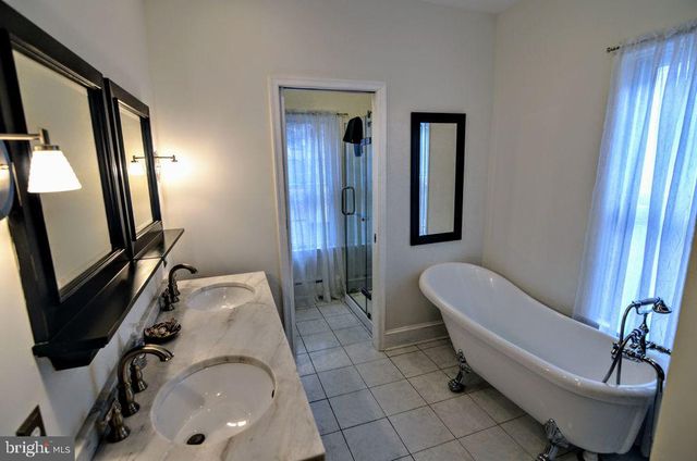 1029 30TH ST NW, Washington, DC 20007