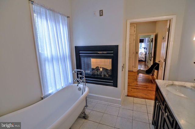 1029 30TH ST NW, Washington, DC 20007