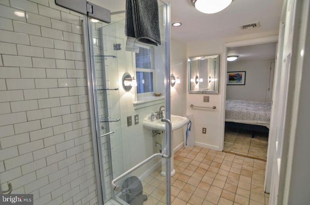 1029 30TH ST NW, Washington, DC 20007