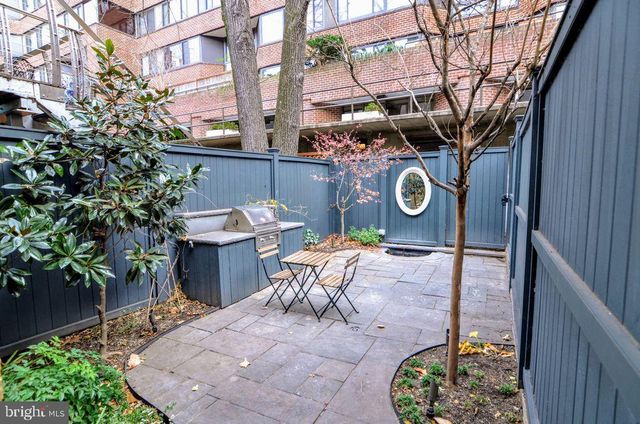 1029 30TH ST NW, Washington, DC 20007