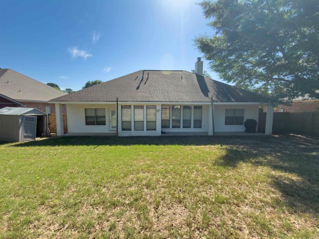 159 Lily Dr, Maumelle, AR 72113
