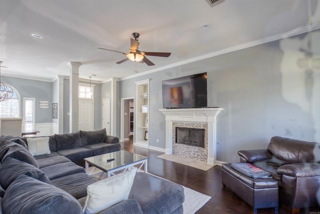 159 Lily Dr, Maumelle, AR 72113