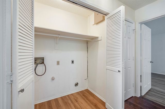 6304 Brookcrest Drive, Arlington, TX 76018