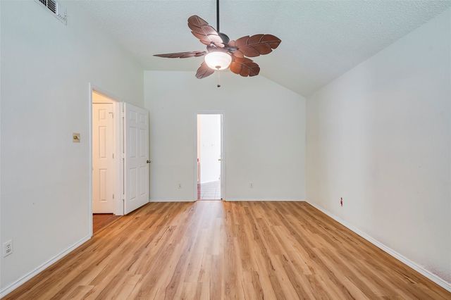 6304 Brookcrest Drive, Arlington, TX 76018