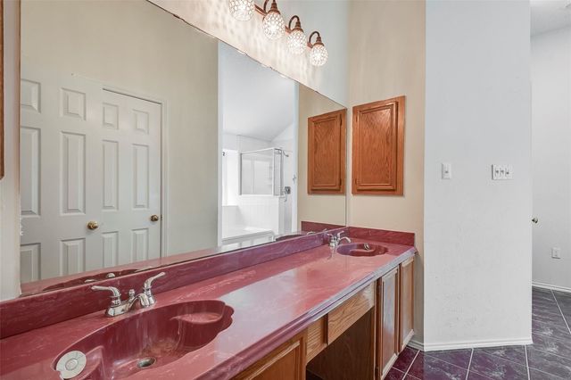 6304 Brookcrest Drive, Arlington, TX 76018