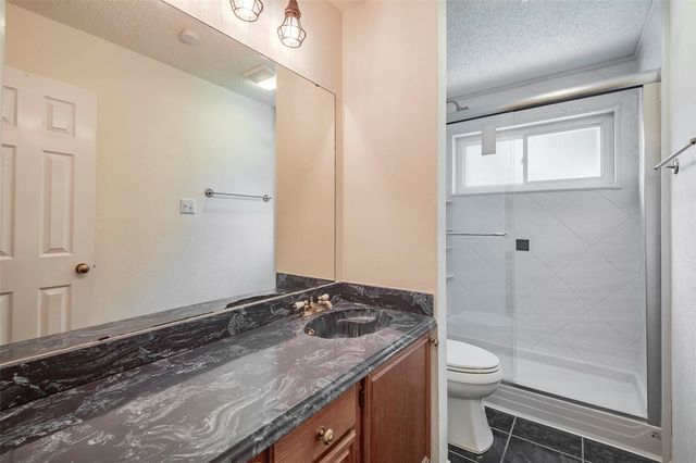6304 Brookcrest Drive, Arlington, TX 76018