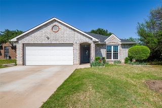 6304 Brookcrest Drive, Arlington, TX 76018