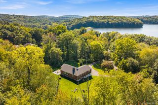 14 Lake Road, Katonah, NY 10536