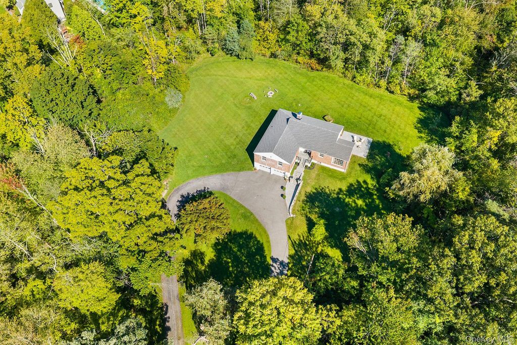 14 Lake Road, Katonah, NY 10536 — photo 2