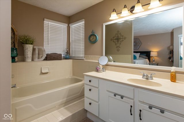 9415 Wimbledon Court, Indianapolis, IN 46250