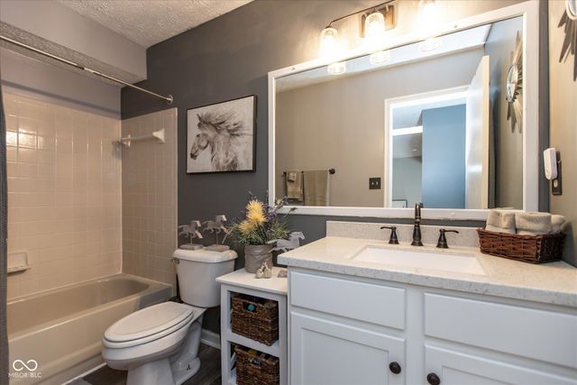 9415 Wimbledon Court, Indianapolis, IN 46250