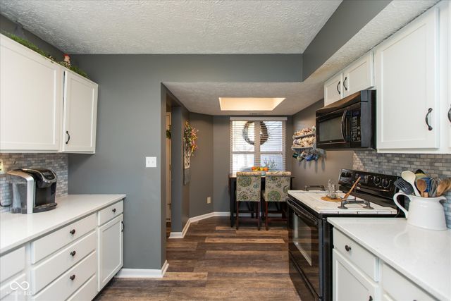 9415 Wimbledon Court, Indianapolis, IN 46250